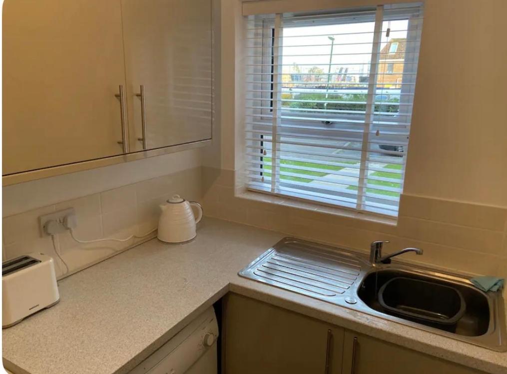 One Bedroom Ground Floor Flat Central Chichester Exterior foto