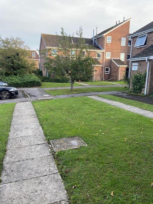 One Bedroom Ground Floor Flat Central Chichester Exterior foto