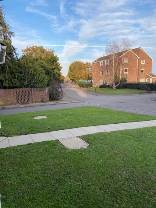 One Bedroom Ground Floor Flat Central Chichester Exterior foto